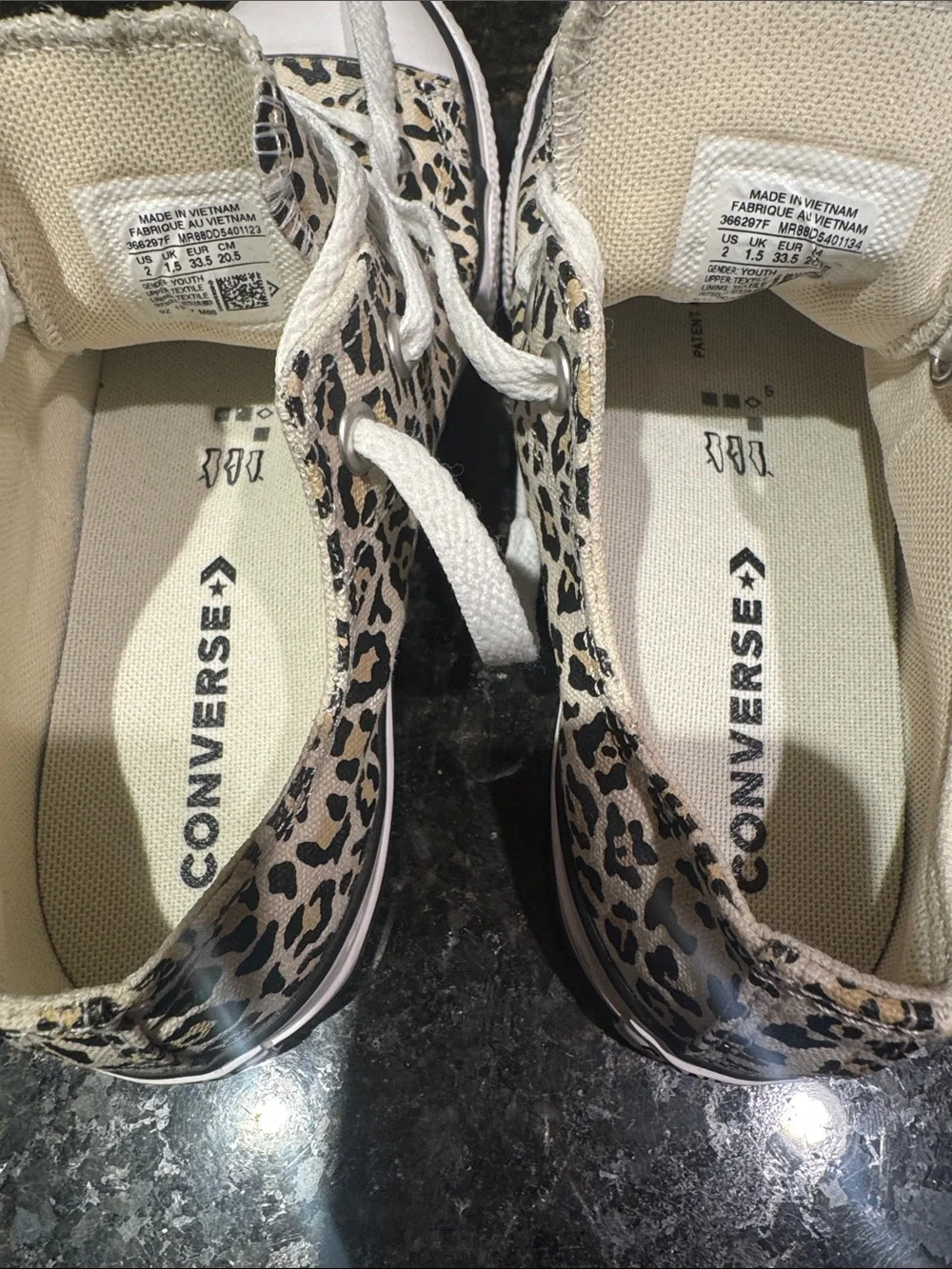 Converse Chuck Taylor All Star Youth Leopard Print Low Top Sneakers Girls size 2